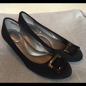 Bandolino Black Tad Wedge Pump Flats size 6.5M